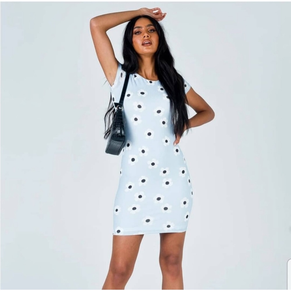 Princess Polly blue daisy floral body con dress